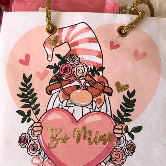 Valentine's Day Gnome Gift Set - Picture 4 of 4